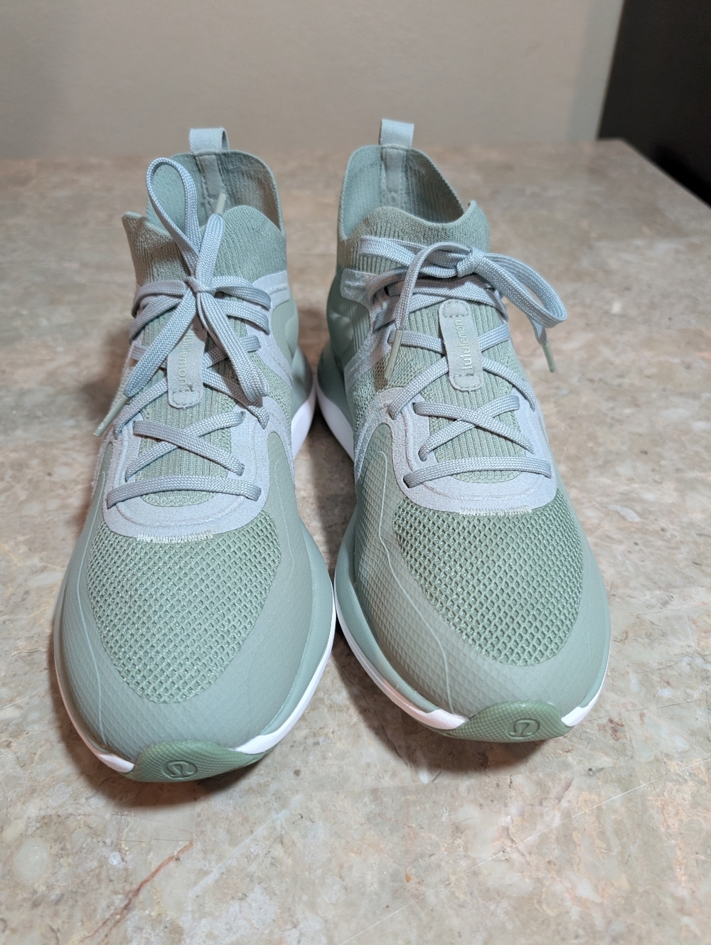 Lululemon Chargefeel 2 Mid Workout Shoes Lime White Women's Size 9 No Box - Picture 4 of 12